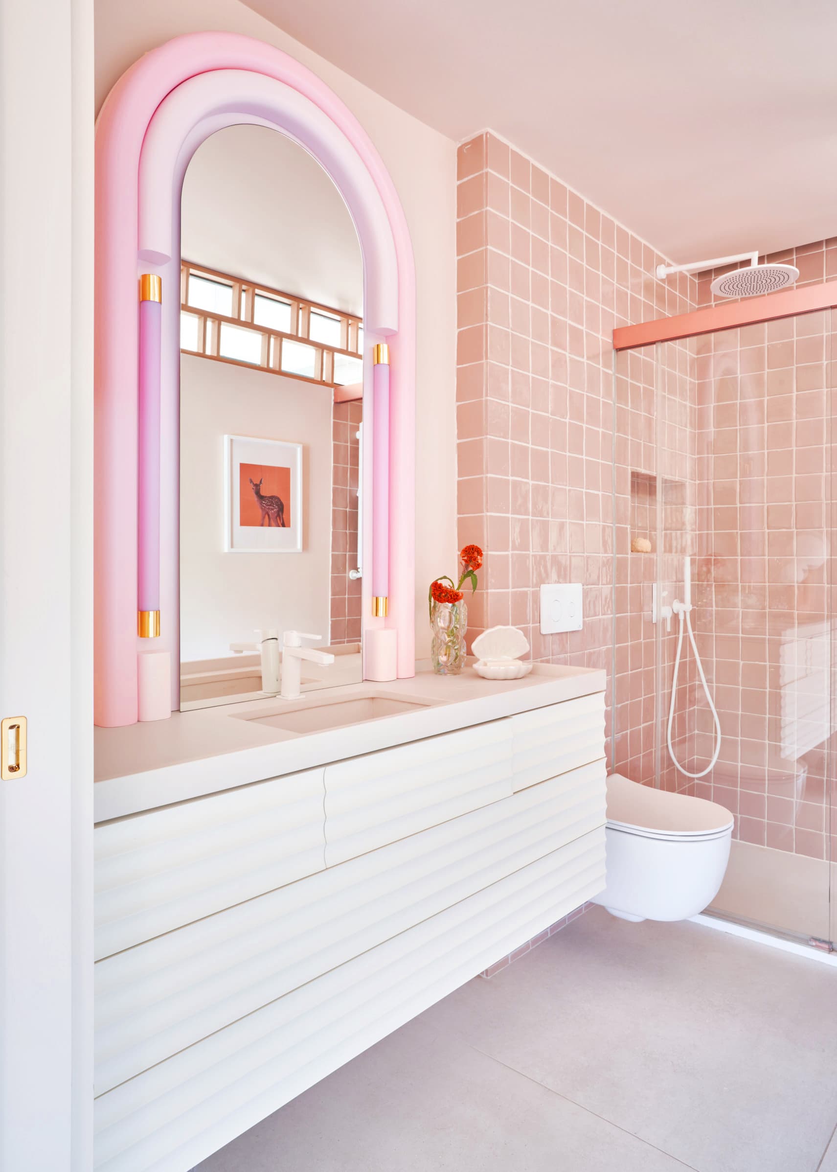 d&eacute;couvrez l&rsquo;&eacute;l&eacute;gance d&rsquo;une salle de bain inspir&eacute;e du 18e si&egrave;cle : style classique, mat&eacute;riaux nobles et ambiance raffin&eacute;e pour une d&eacute;co chic et intemporelle.