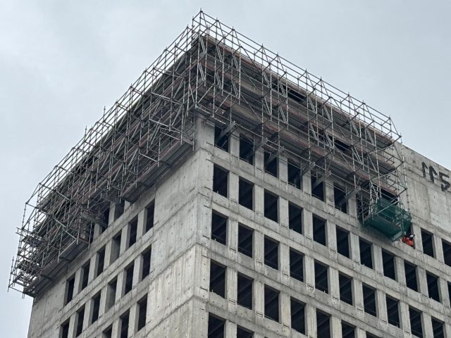 d&eacute;couvrez comment s&eacute;curiser efficacement un chantier en copropri&eacute;t&eacute; &agrave; paris : solutions, conseils et bonnes pratiques pour garantir la s&eacute;curit&eacute; des r&eacute;sidents et des travailleurs pendant les travaux.