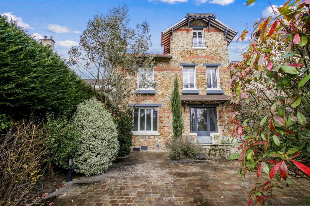 d&eacute;couvrez nos services de transformation int&eacute;rieure &agrave; vaucresson : r&eacute;novation, am&eacute;nagement et d&eacute;coration pour sublimer votre espace de vie. devis gratuit et conseils personnalis&eacute;s.