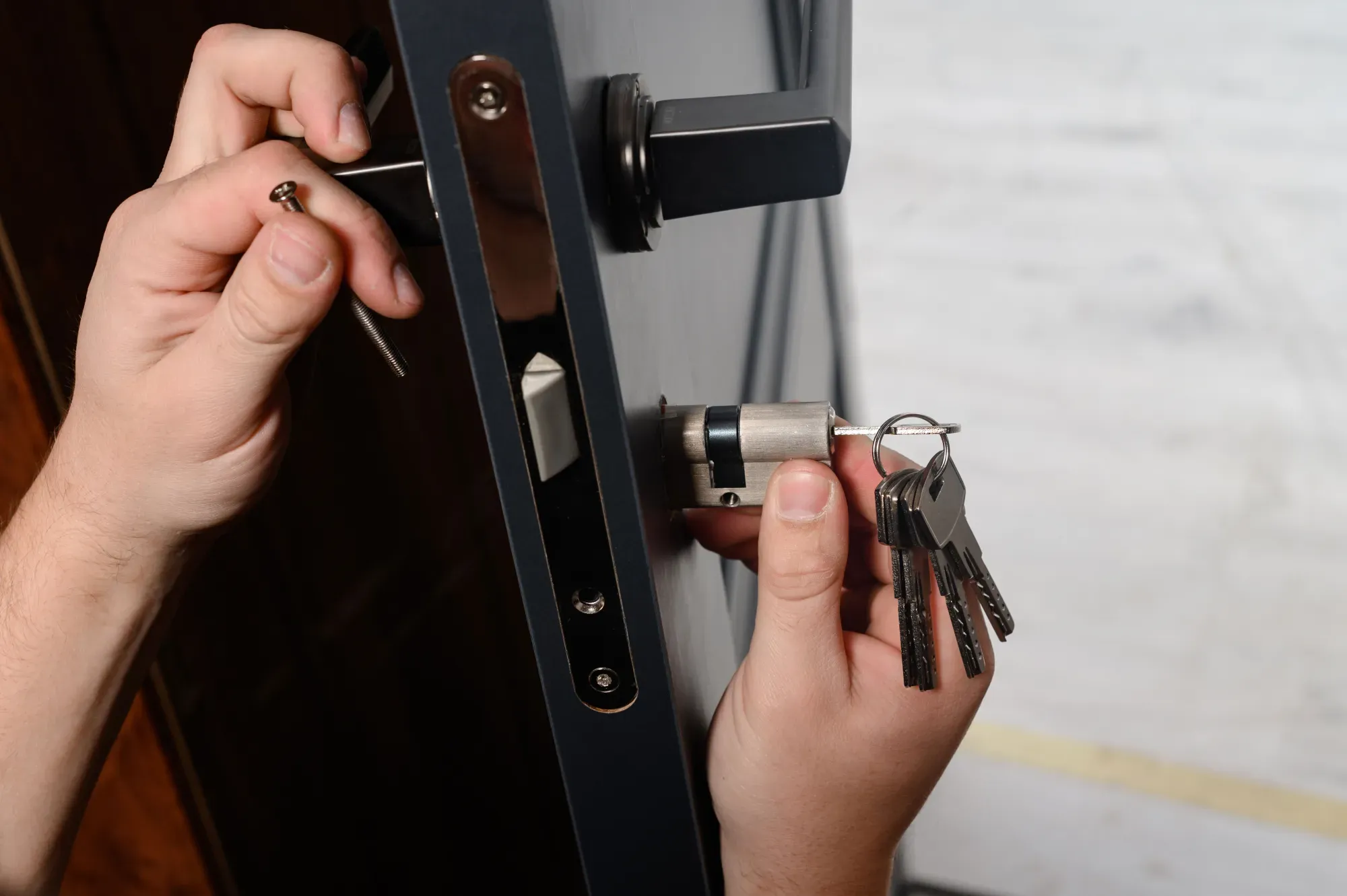 besoin d'une intervention rapide pour une urgence serrure à châtenay ? serrurier disponible 24h/24 pour ouverture de porte, changement de serrure et dépannage express. devis gratuit et intervention immédiate.