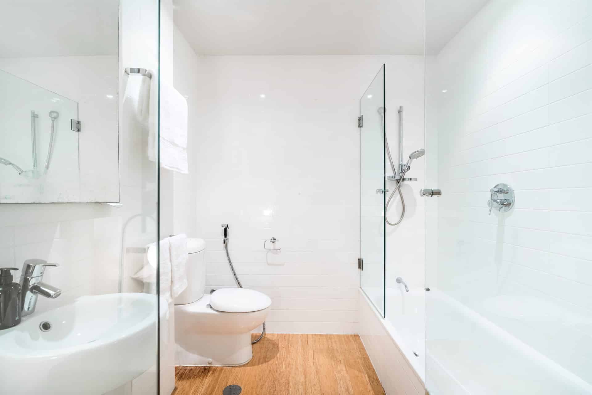 d&eacute;couvrez des id&eacute;es et conseils pratiques pour l&rsquo;am&eacute;nagement d&rsquo;une salle de bain de 3m&sup2;. optimisez l&rsquo;espace avec des solutions astucieuses et inspirez-vous pour cr&eacute;er une petite salle de bain moderne et fonctionnelle.