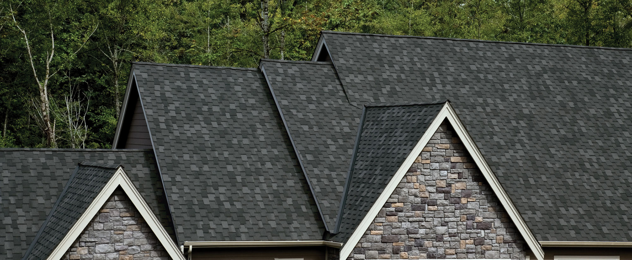 d&eacute;couvrez toutes les informations sur le co&ucirc;t d'une toiture en 2025 : prix au m&sup2;, facteurs influen&ccedil;ant le tarif, conseils pour estimer votre budget toiture et r&eacute;ussir vos travaux de r&eacute;novation ou de construction.