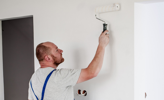 d&eacute;couvrez le co&ucirc;t des travaux de peinture : prix au m2, estimation selon les surfaces, conseils pour bien budg&eacute;ter et r&eacute;ussir vos projets de r&eacute;novation int&eacute;rieure ou ext&eacute;rieure.