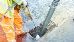 d&eacute;couvrez les pr&eacute;cautions &agrave; prendre et les alternatives efficaces avant d'utiliser de l'acide chlorhydrique pour le d&eacute;bouchage des canalisations. prot&eacute;gez vos installations et votre sant&eacute; avec nos conseils.