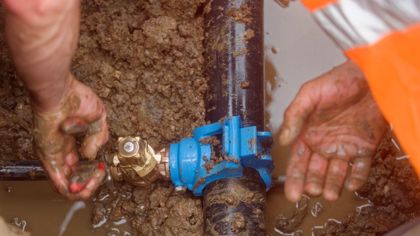 besoin d'une intervention rapide pour une fuite d'eau à gennevilliers ? nos experts détectent et réparent tous types de fuites pour protéger votre logement. service d'urgence 7j/7.