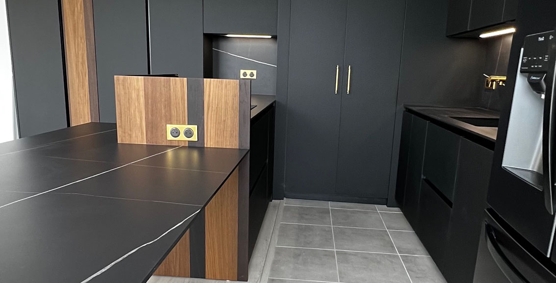 d&eacute;couvrez l'importance des mat&eacute;riaux cruciaux, leur r&ocirc;le fondamental dans l'industrie et les technologies modernes, ainsi que les enjeux li&eacute;s &agrave; leur approvisionnement et leur gestion durable.