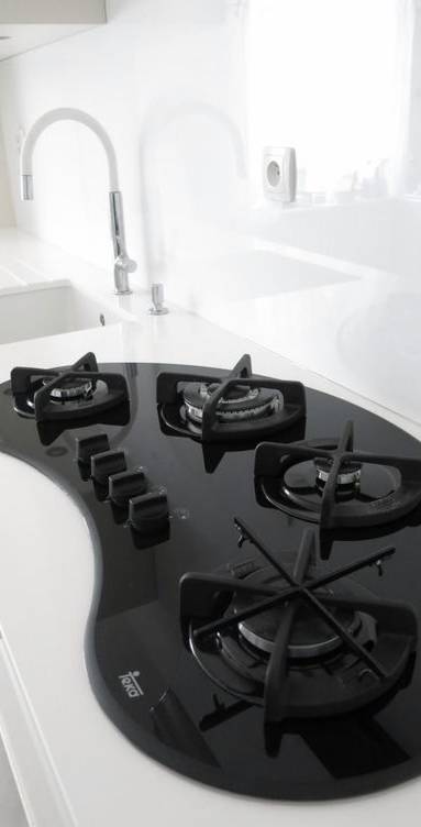 d&eacute;couvrez les diff&eacute;rences entre plaques de cuisson gaz et induction &agrave; paris 7 : avantages, inconv&eacute;nients et conseils pour choisir la solution id&eacute;ale pour votre cuisine.