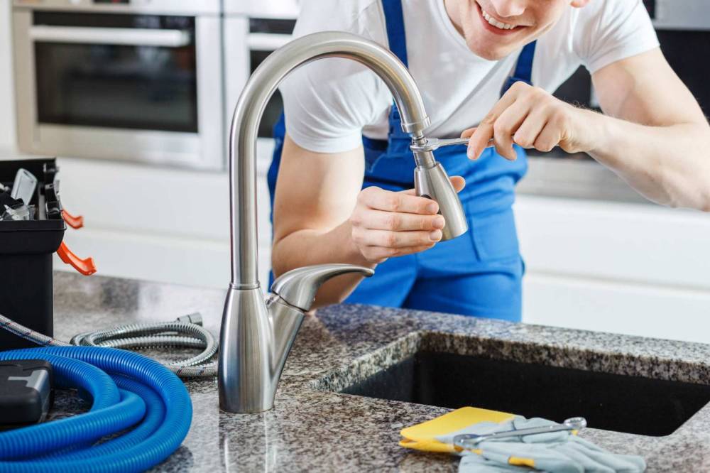 besoin d'un plombier à arcueil ? dépannage rapide, efficace et professionnel pour tous vos problèmes de plomberie : fuites, débouchage, réparations et installations. intervention 24h/24 et 7j/7.