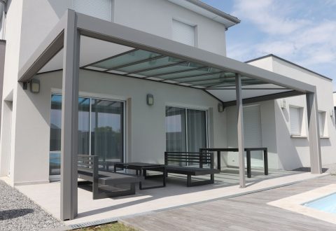 d&eacute;couvrez le prix moyen d'une extension de 20m2 avec toit plat, les facteurs qui influencent le co&ucirc;t, et des conseils pour r&eacute;ussir votre projet d'agrandissement de maison en toute s&eacute;r&eacute;nit&eacute;.