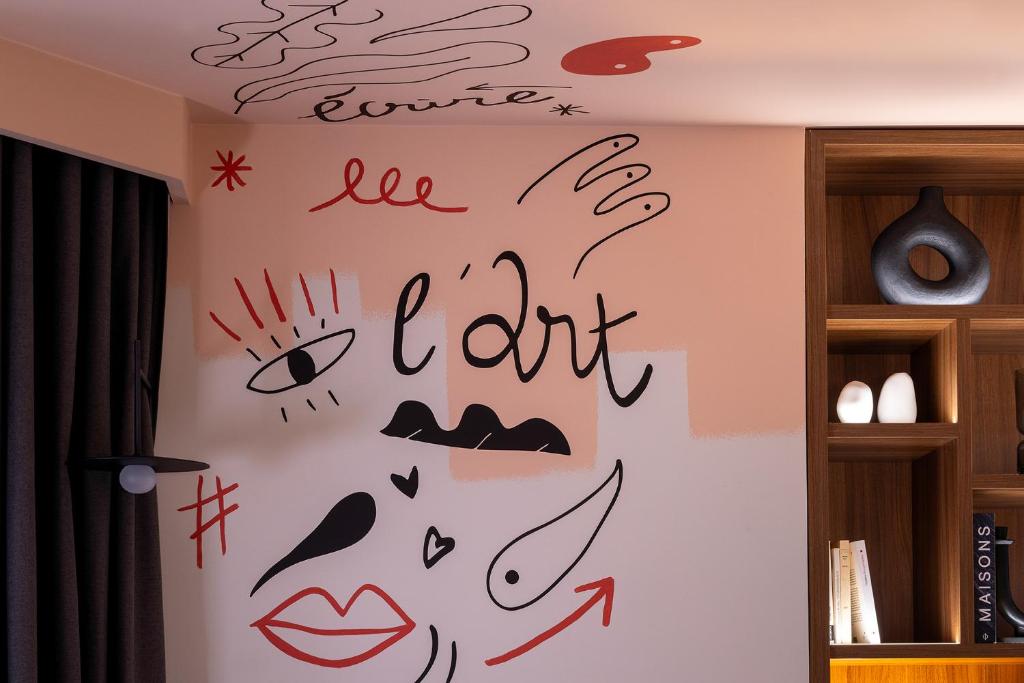 découvrez les prix des travaux de peinture à paris 14e : tarifs au m², devis gratuits, conseils pour économiser et trouver un peintre professionnel dans le 14ème arrondissement de paris.