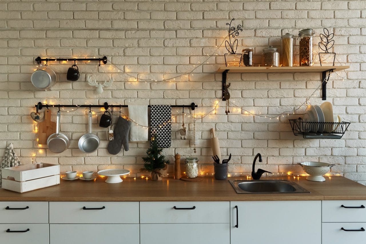 découvrez nos conseils et idées pour réussir la rénovation de votre cuisine : inspirations, astuces pratiques et choix de matériaux pour transformer votre espace en une pièce moderne et fonctionnelle.