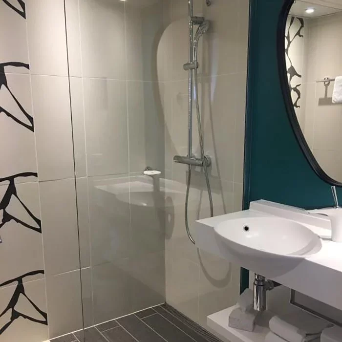 offrez-vous une r&eacute;novation de salle de bain pas ch&egrave;re &agrave; paris 17. devis gratuit, travaux de qualit&eacute;, professionnels exp&eacute;riment&eacute;s : r&eacute;novez sans vous ruiner !