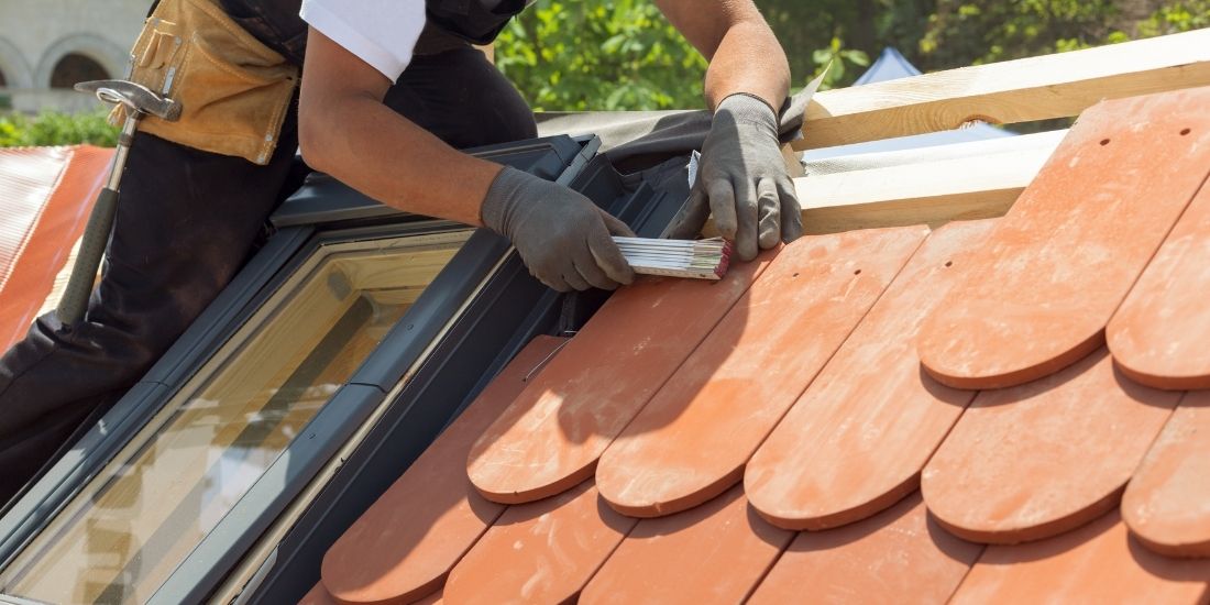 d&eacute;couvrez les prix moyens de r&eacute;novation au m&egrave;tre carr&eacute; en 2024 pour planifier efficacement vos travaux.